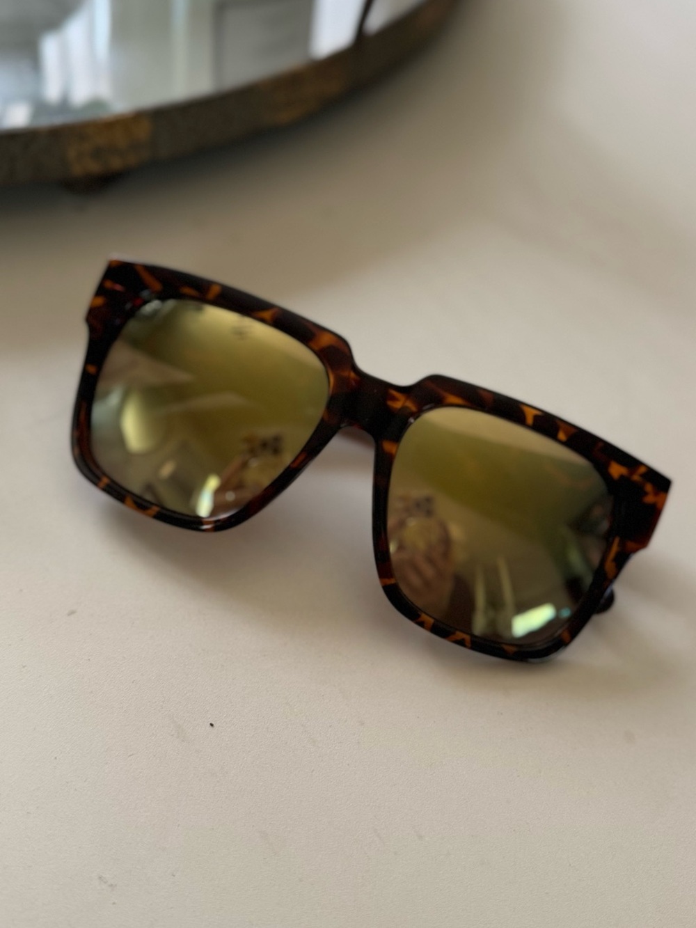 Quay Australia Tortoiseshell Oversized Square Frames with Gold Mirrored Lenses - Picture 2 of 3